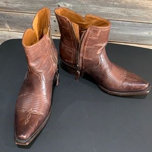 Lucchese bootie size 8